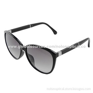 2014 Newest Design Sunglasses with Polaroid Lens in Black